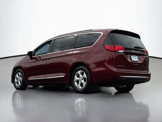 2017 Chrysler Pacifica Touring-L Plus