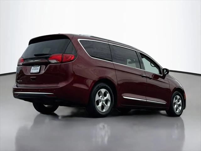 2017 Chrysler Pacifica Touring-L Plus