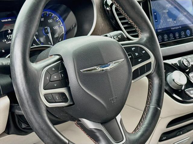 2017 Chrysler Pacifica Touring-L Plus