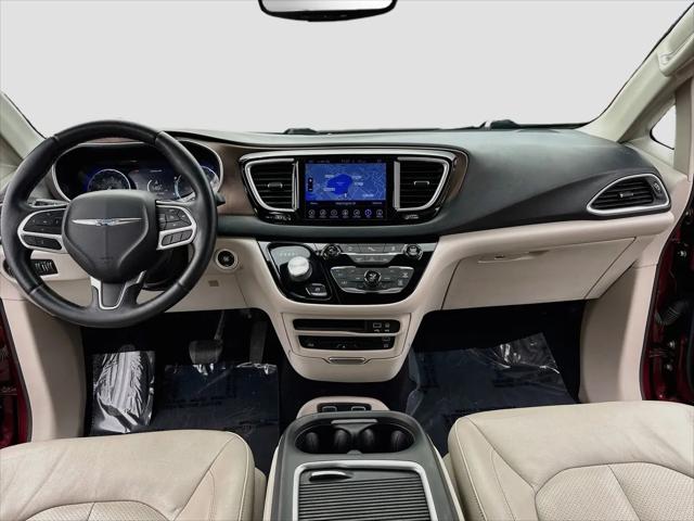 2017 Chrysler Pacifica Touring-L Plus