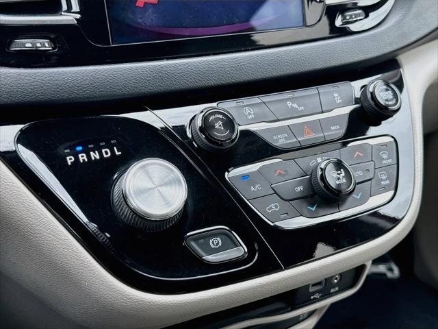 2017 Chrysler Pacifica Touring-L Plus