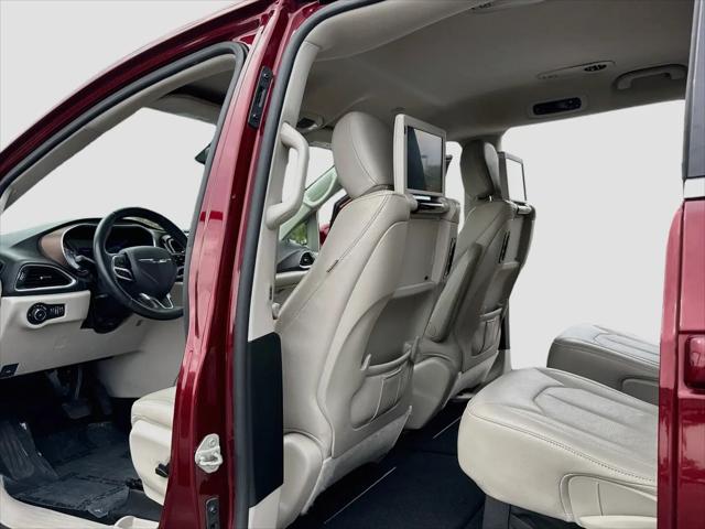 2017 Chrysler Pacifica Touring-L Plus
