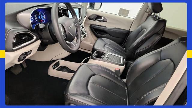 2023 Chrysler Pacifica Hybrid Touring L