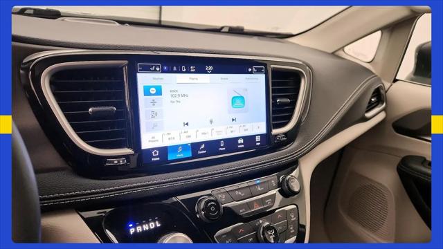 2023 Chrysler Pacifica Hybrid Touring L