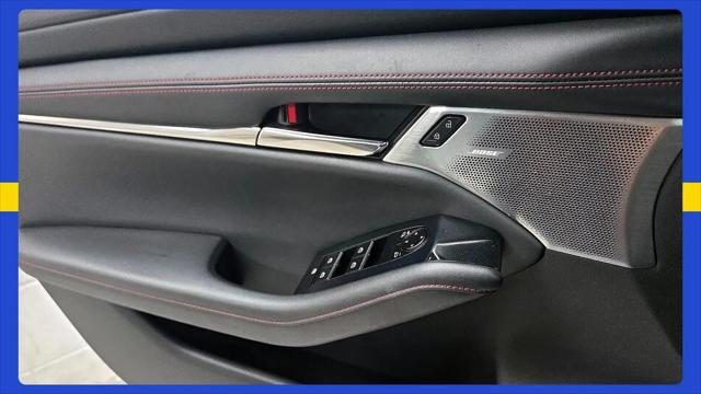 2023 Mazda Mazda3 2.5 S Carbon Edition