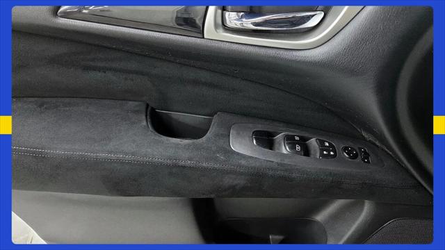 2015 Nissan Pathfinder SV