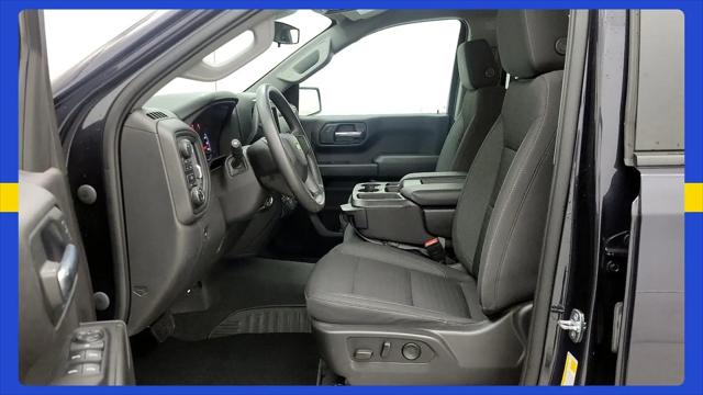 2023 Chevrolet Silverado 1500 4WD Crew Cab Short Bed Custom
