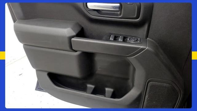 2023 Chevrolet Silverado 1500 4WD Crew Cab Short Bed Custom