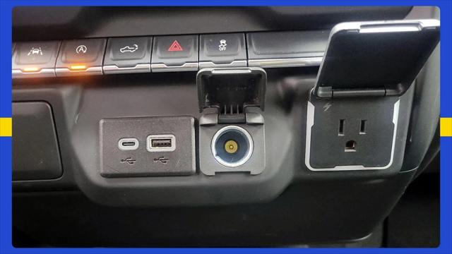 2023 Chevrolet Silverado 1500 4WD Crew Cab Short Bed Custom