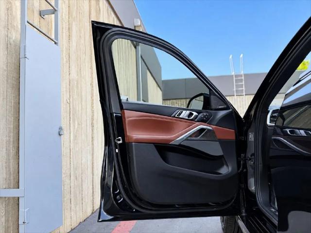 2021 BMW X6 M50i