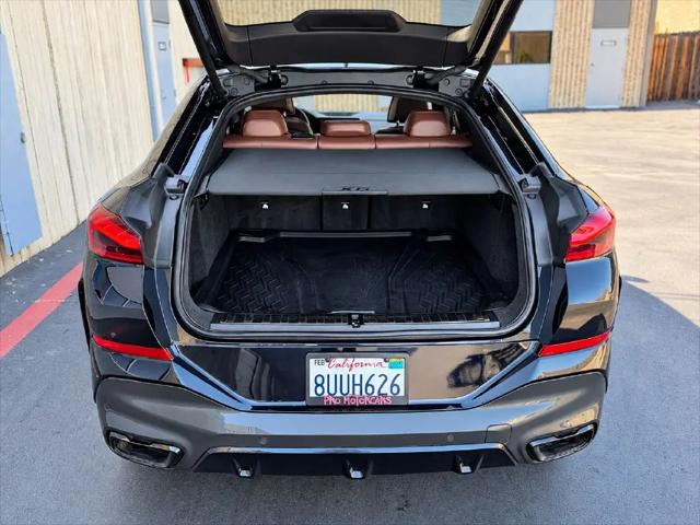 2021 BMW X6 M50i