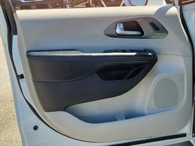 2020 Chrysler Pacifica Touring L