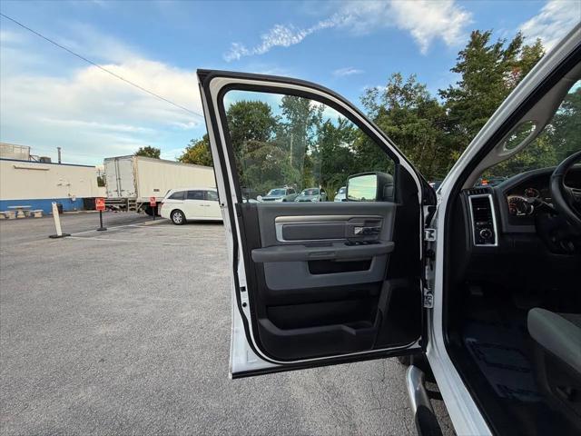 2017 Ram 1500 Big Horn Crew Cab 4x4 57 Box