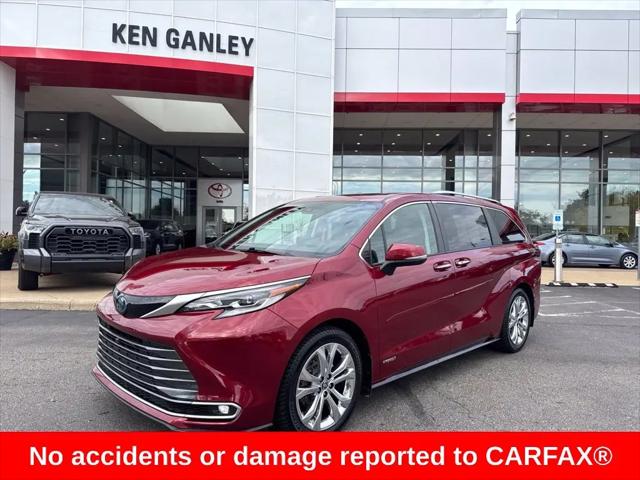 2021 Toyota Sienna Platinum for sale in Akron, OH