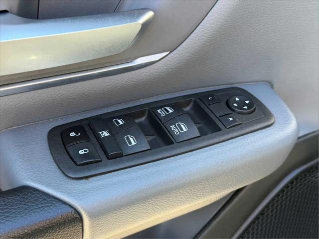 2022 Ram 1500 Big Horn Crew Cab 4x4 57 Box