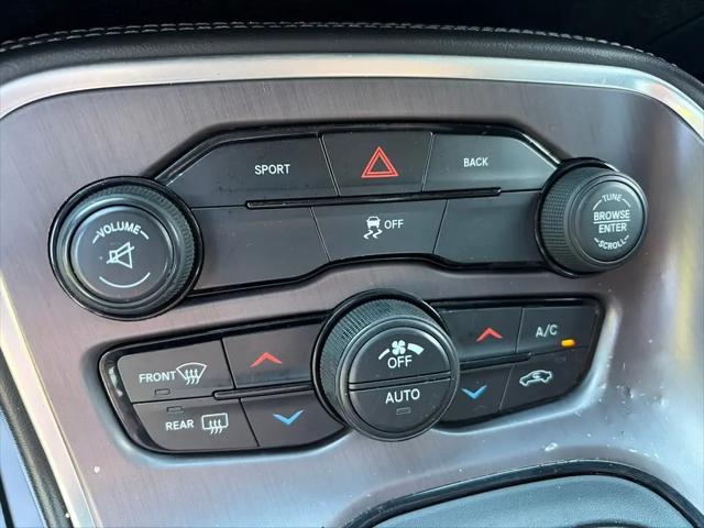 2015 Dodge Challenger SXT