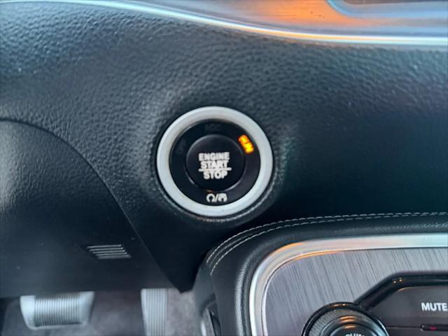 2017 Dodge Challenger SXT