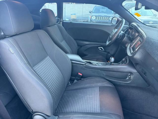 2017 Dodge Challenger SXT