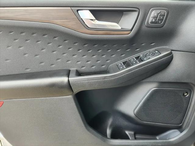 2020 Ford Escape Titanium Hybrid