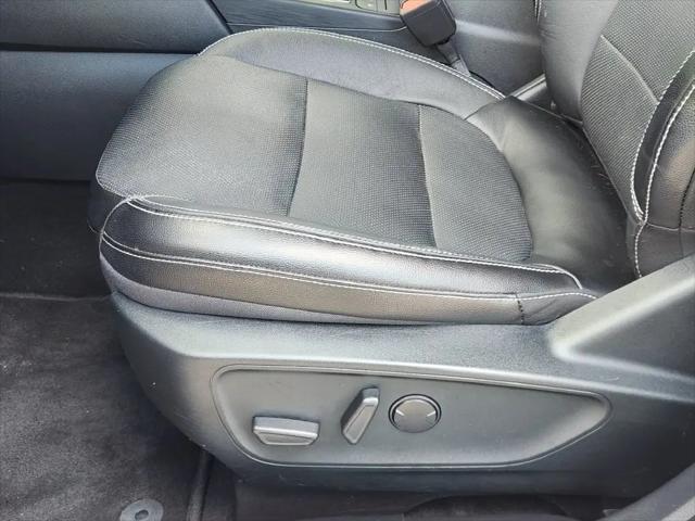 2020 Ford Escape Titanium Hybrid