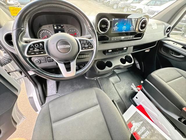 2021 Freightliner Sprinter Standard Roof I4