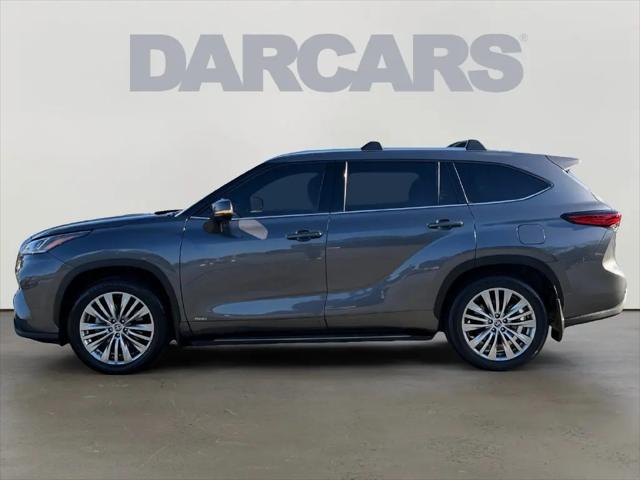 2023 Toyota Highlander Hybrid Platinum