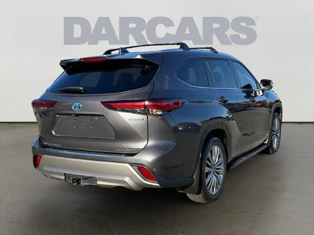 2023 Toyota Highlander Hybrid Platinum