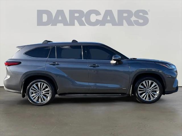 2023 Toyota Highlander Hybrid Platinum