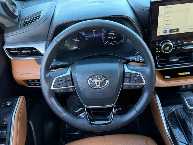 2023 Toyota Highlander Hybrid Platinum