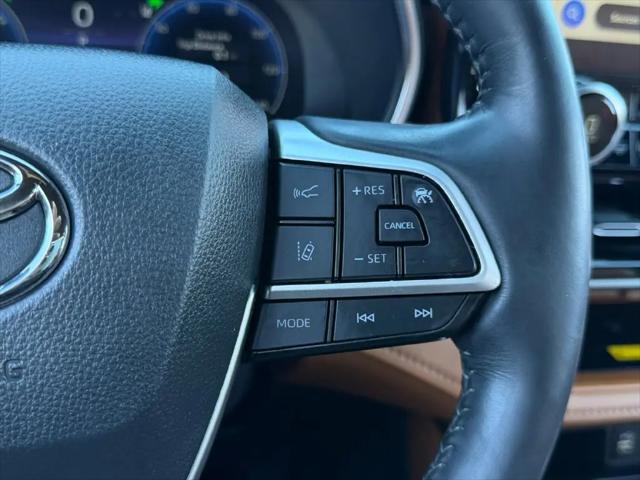 2023 Toyota Highlander Hybrid Platinum