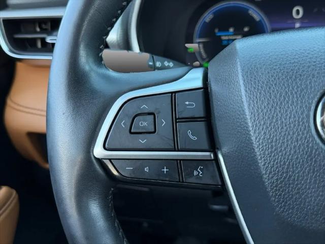 2023 Toyota Highlander Hybrid Platinum
