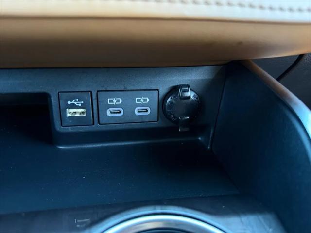 2023 Toyota Highlander Hybrid Platinum