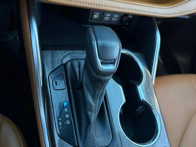 2023 Toyota Highlander Hybrid Platinum