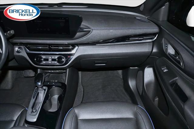 2025 Buick NV Sport Touring FWD