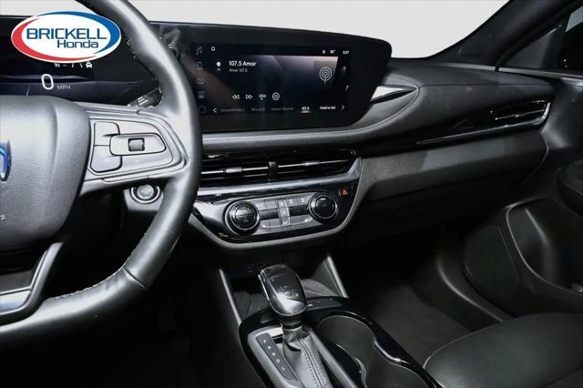 2025 Buick NV Sport Touring FWD