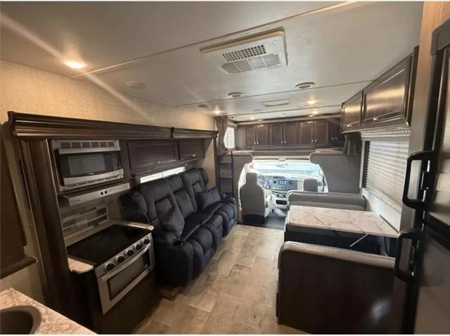2019 Ford E-450 Cutaway E-450
