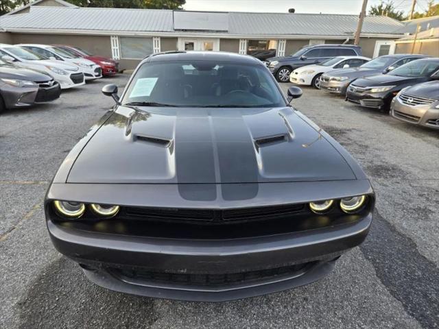 2017 Dodge Challenger SXT Plus
