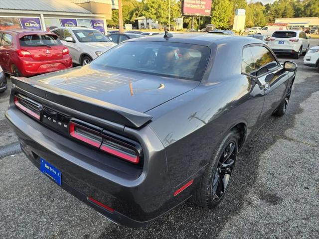 2017 Dodge Challenger SXT Plus
