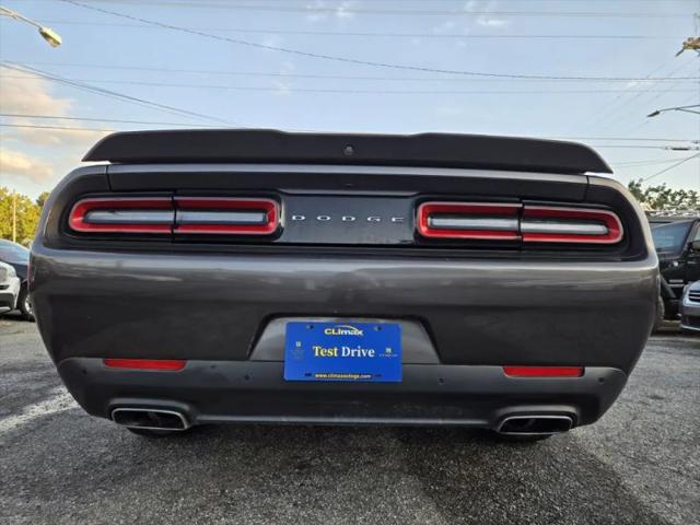 2017 Dodge Challenger SXT Plus