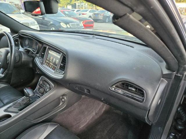 2017 Dodge Challenger SXT Plus