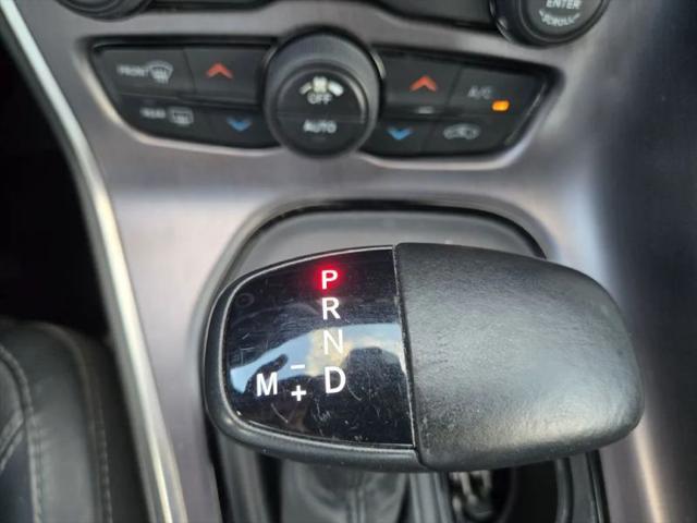 2017 Dodge Challenger SXT Plus