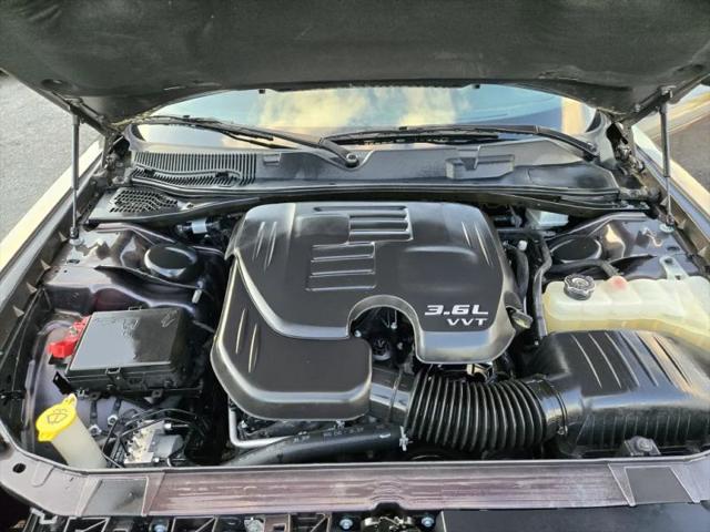 2017 Dodge Challenger SXT Plus