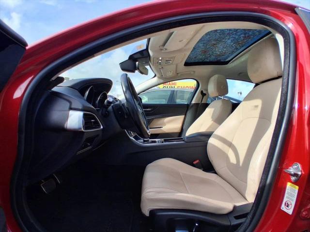 2019 Jaguar XE 25t Premium