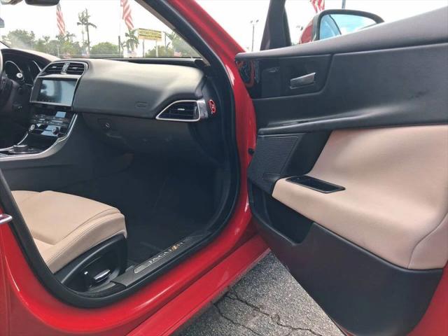 2019 Jaguar XE 25t Premium
