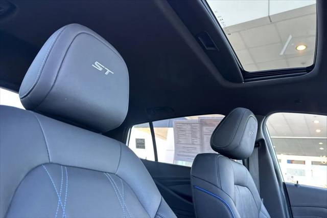 2026 Buick NV Sport Touring FWD
