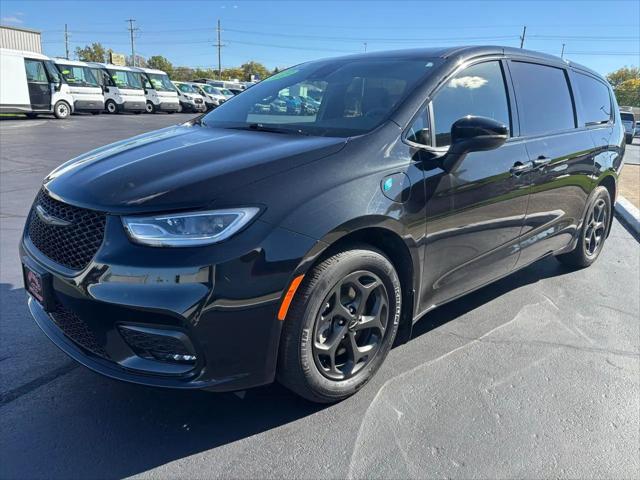 2023 Chrysler Pacifica Hybrid Touring L