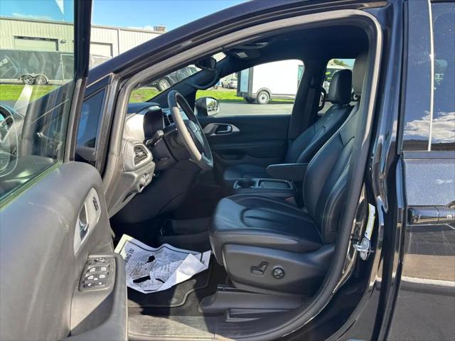 2023 Chrysler Pacifica Hybrid Touring L