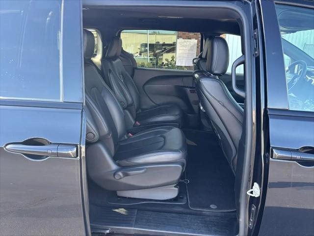 2023 Chrysler Pacifica Hybrid Touring L