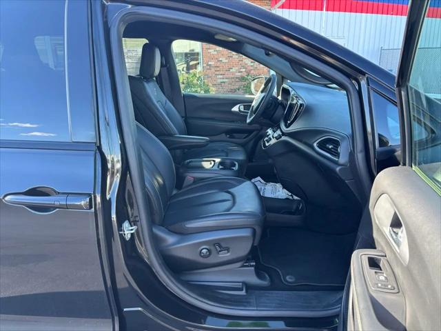 2023 Chrysler Pacifica Hybrid Touring L