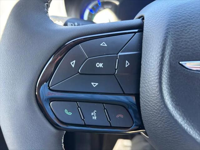 2023 Chrysler Pacifica Hybrid Touring L
